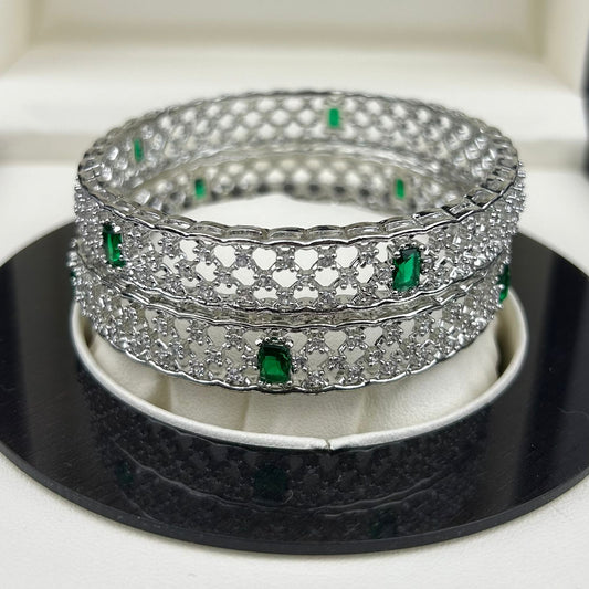 BANGLES One Carat Silver-Green Stone B-010