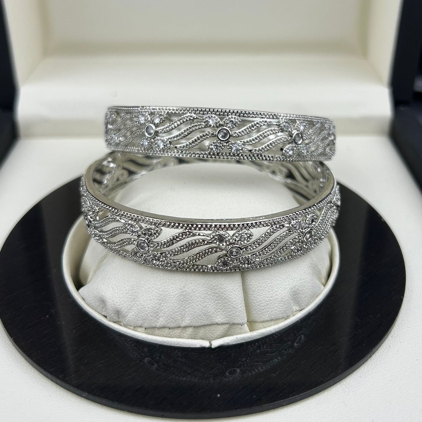 BANGLES One Carat B-028